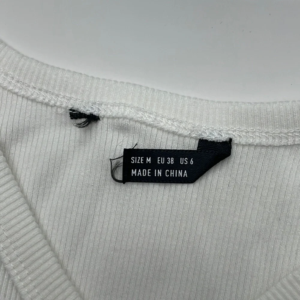 White Ribbed Cropped Tank Top - Picture 11 of 13